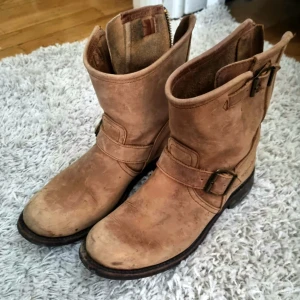 Primeboots - Primeboots med slitage från normal användning men i fint skick