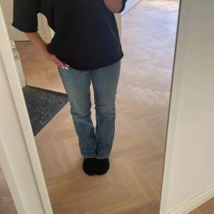 Zara straight midrise jeans, bra skick, säljer pga att de inte används längre☺️