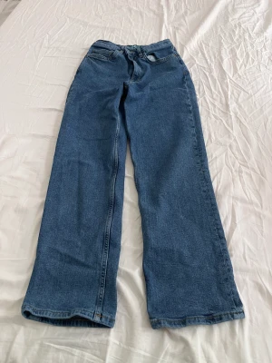 Byxor  - Aldrkg snvänd så gin testad vid köp bred vid bena