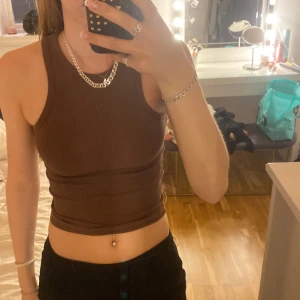 Topp - Säljer min sjukt snygga topp från bikbok då den inte kommer till någon användning längre. Skriv för fler frågor osv💕💕