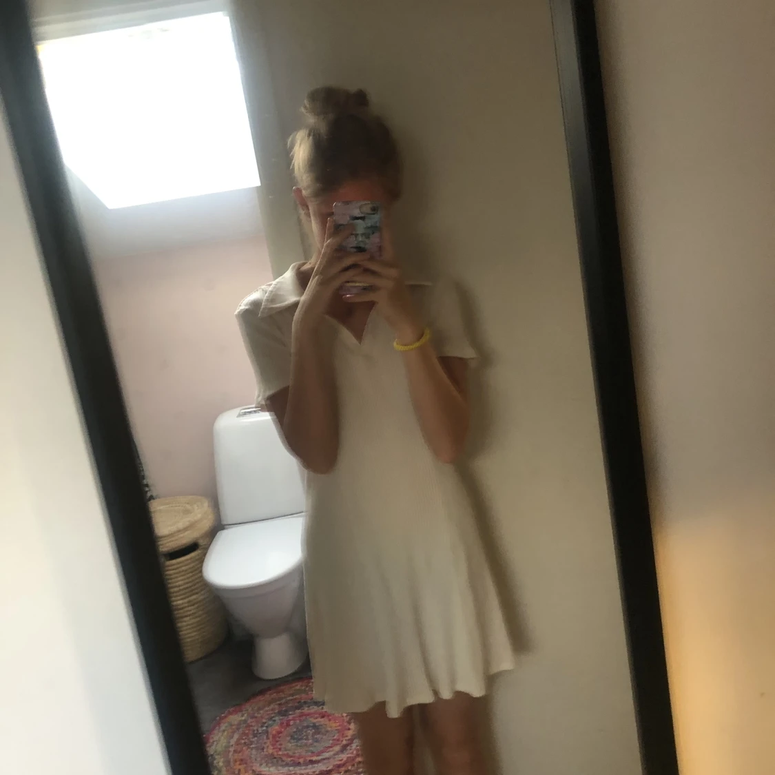 Fin vit klänning med krage