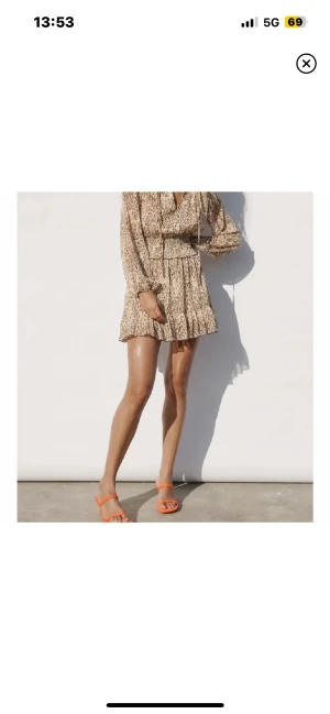 Zara klänning - Säljer min zara klänning som endast använd fåtal gånger. Den e slutsåld. 