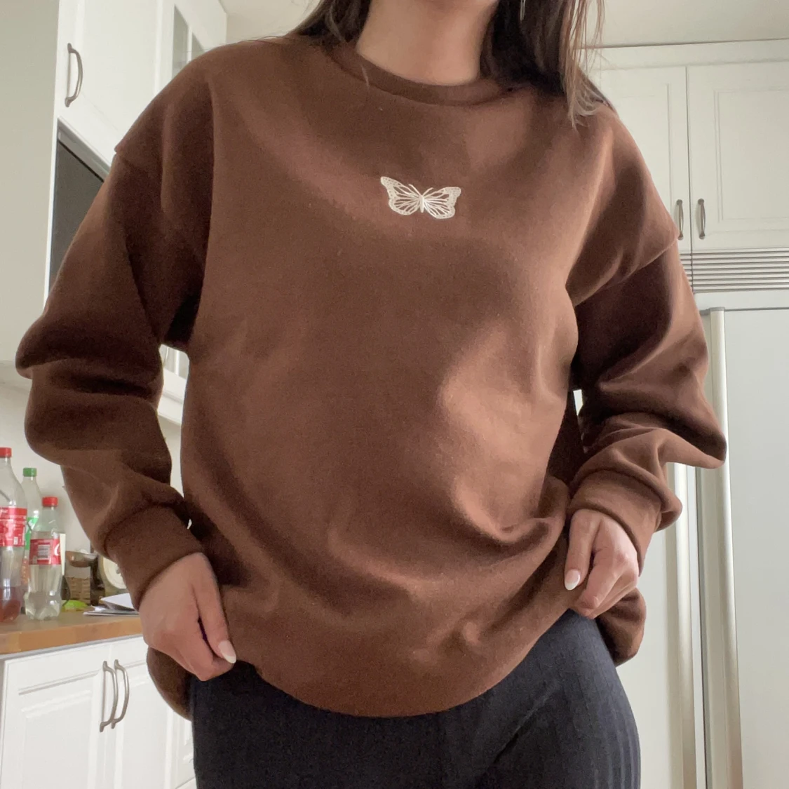 Collegetröja med fjäril på - 90