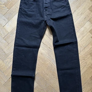 Weekday jeans - Space - Storlek 27/30. Använda, se bilder. 