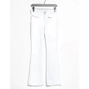 Vita lois bootcut jeans med flätad midja, str w28 l32 (oanvända) originalpris 1900kr