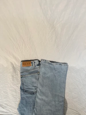 Jeans från nakd - Super snygga jeans frpn nakd. Sitter muddrade, kan sitta som lowwaist.