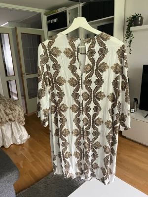 Klänning  - Använd och i fint skick 