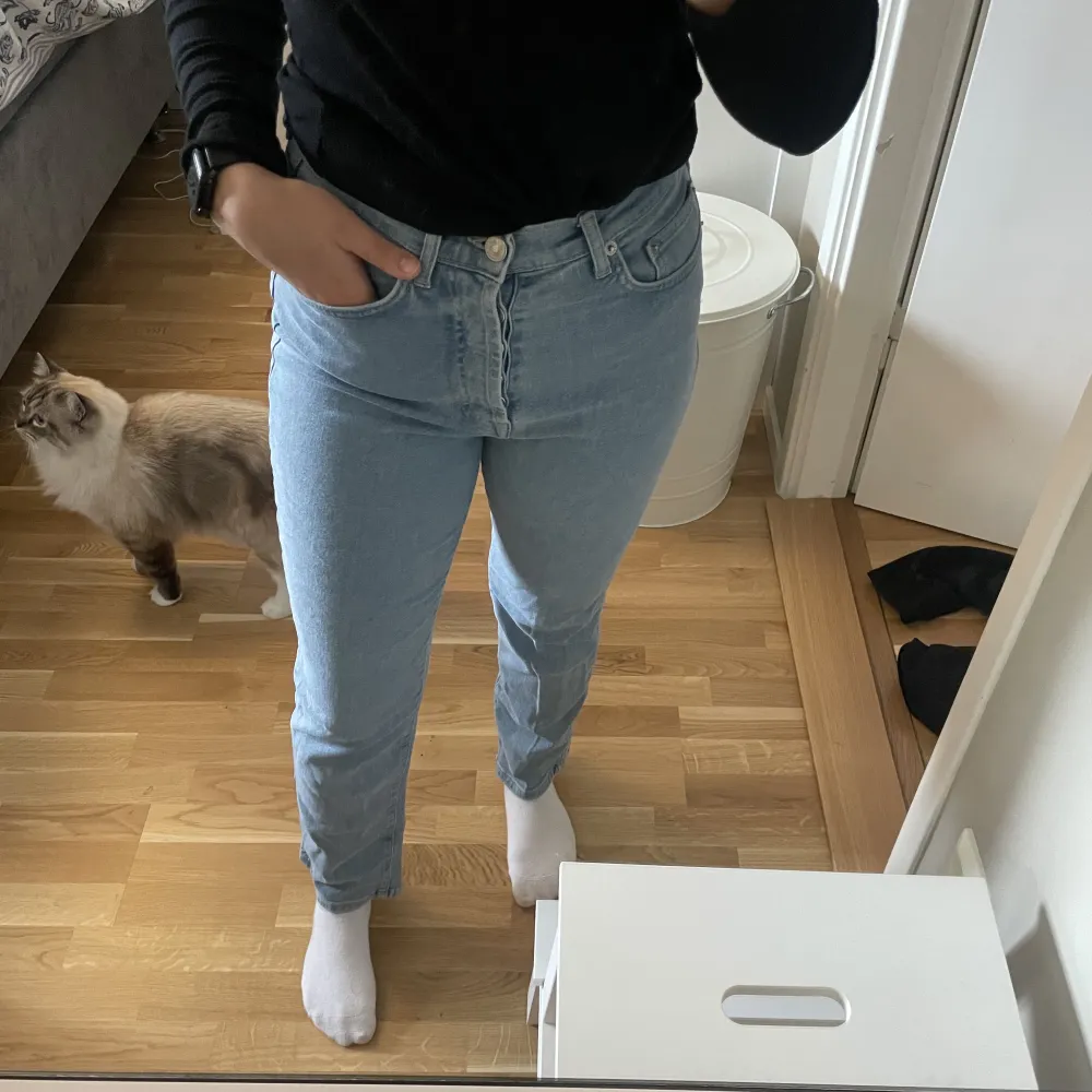 Straight leg jeans från Nakd, fint skick. Jeans & Byxor.