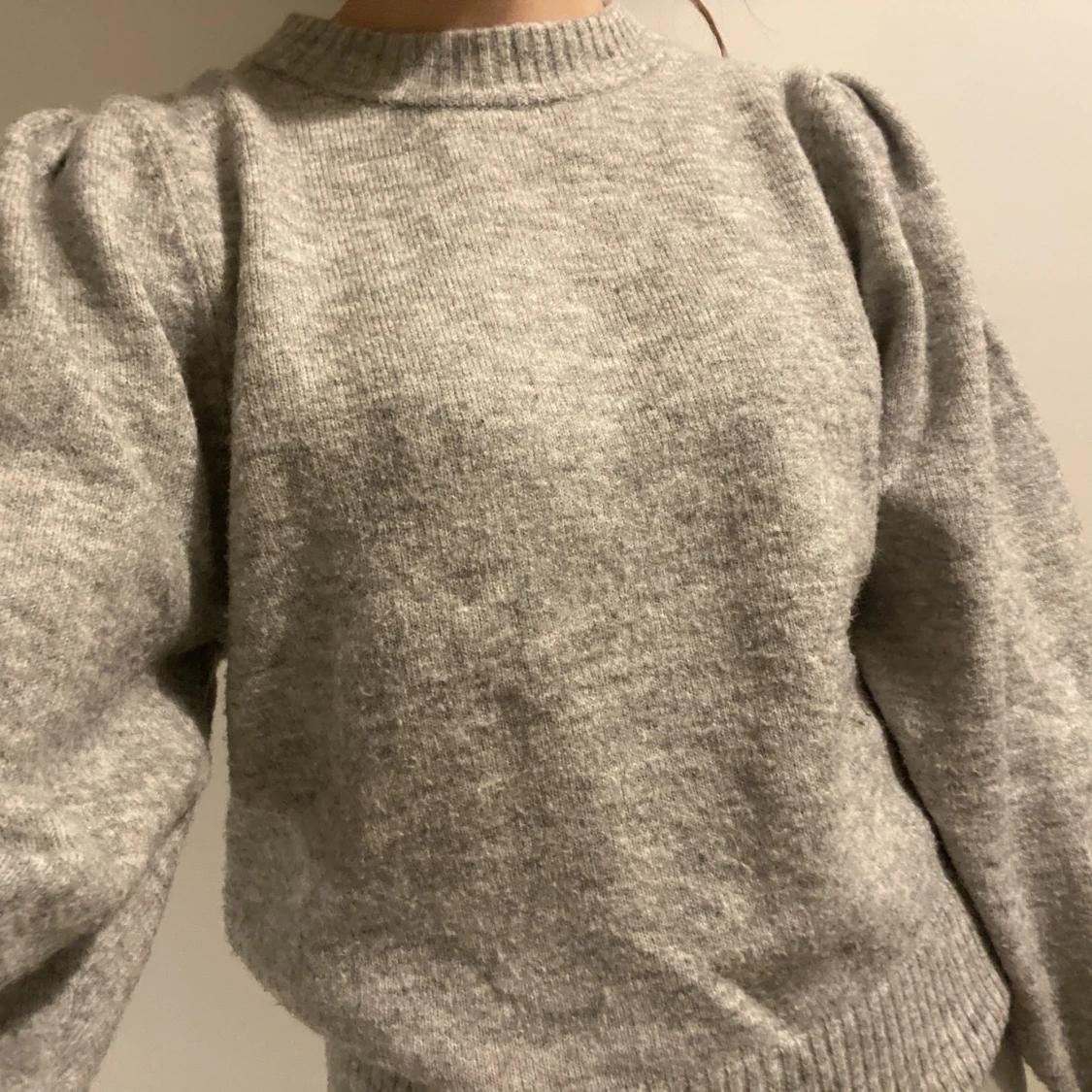 Stickad grå tröja 