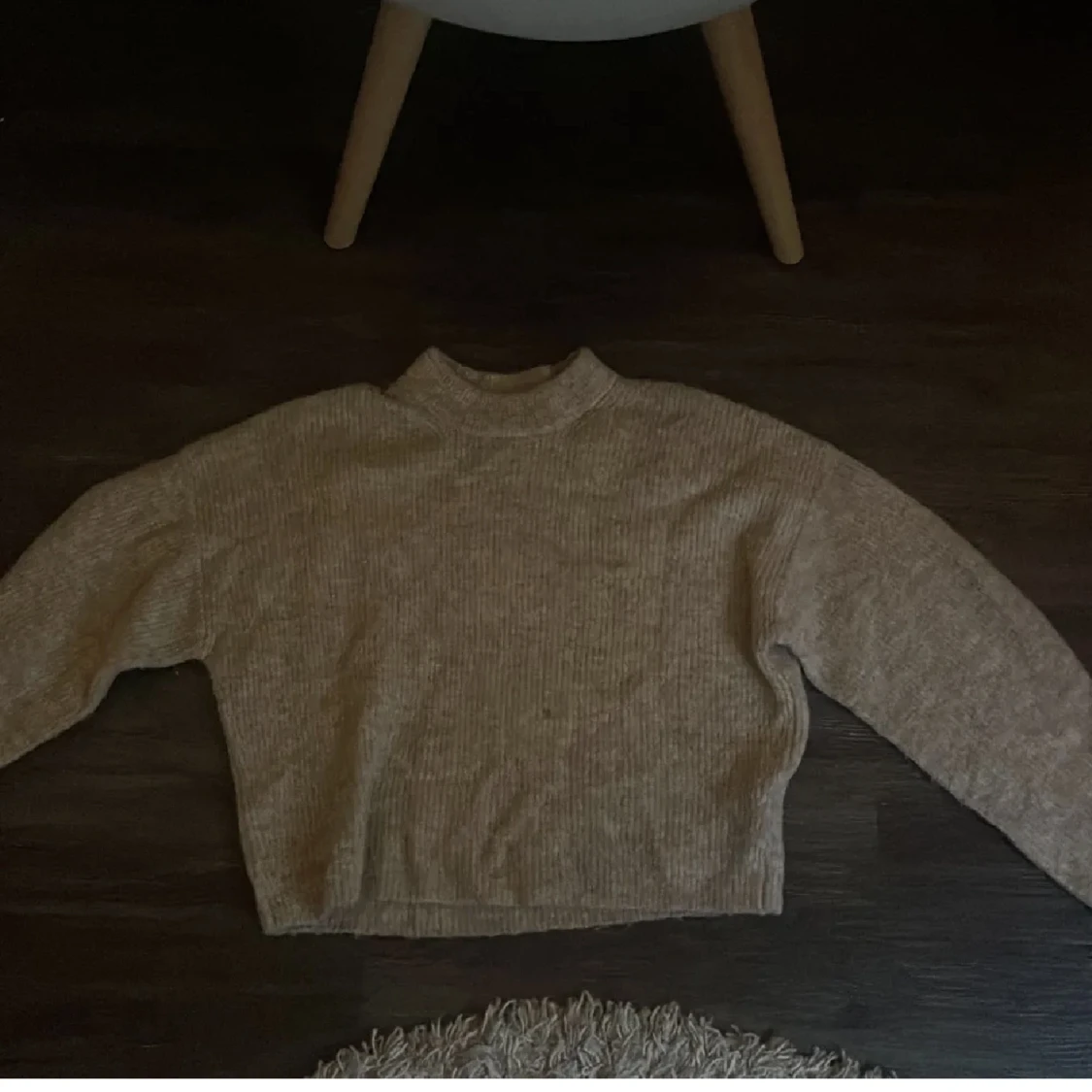 Beige stickad tröja  - 90