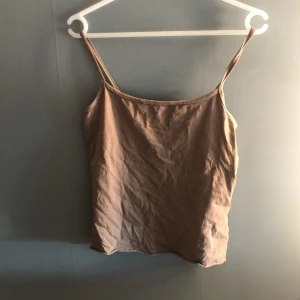 Linne - Säljer för det inte kommer till användning, bra skick och linnet är från Cubus i storlek m. Jättefint.