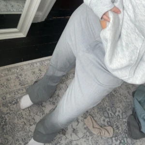 Kostymbyxor  - Grå kostymbyxor från zara☺️