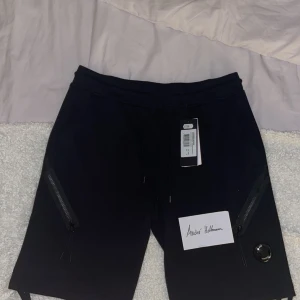 CP Company short - Helt nya med tags! Storlek M fits L