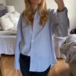 Skjorta - Randig skjorta i strl small