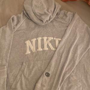 Fin nike hoodie, köpt på secondhand