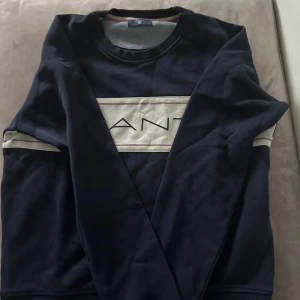 Tröja - Säljer en fin gant tröja som är i god skick och som inte passar mig längre. Nypris 600 och passar även xs/s