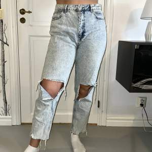 slitna jeans från na-kd utan anmärkningar