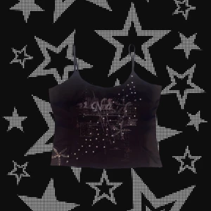 Linne  - Jättefint linne som tyvärr är för stort för mig. Några paljetter har åkt av men ingenting man tänker på och axelbanden är justerbara💓