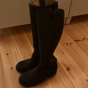 Johnny bulls - Väl använda därför priset  Storlek 40/41