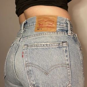 Levis jeans - Fina Levis jeans som blivit för små. De är använda ett fåtal gånger men väl omhändertagna, så inga slitage eller skador. W28 L29