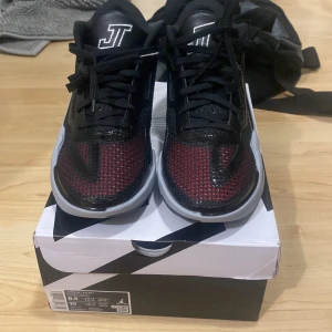 Jordan tatum 1  - Tatum 1  Aldrig använt  Storlek 42