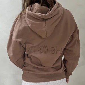 Alobha hoodie  - Hoodie från alobha! Så nice modell och skön kvalitet 🙌🏽 