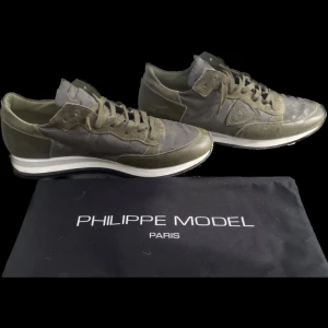 Philippe Model - Säljer dessa då de inte passa Nypris 3000 Cond 9/10 Storlek 44/45 Vid snabb affär, billigare pris  