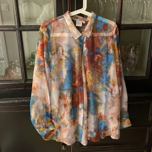 Blus Ichi - Fina färger, passar bra till hösten. Använd 2-3 gånger.