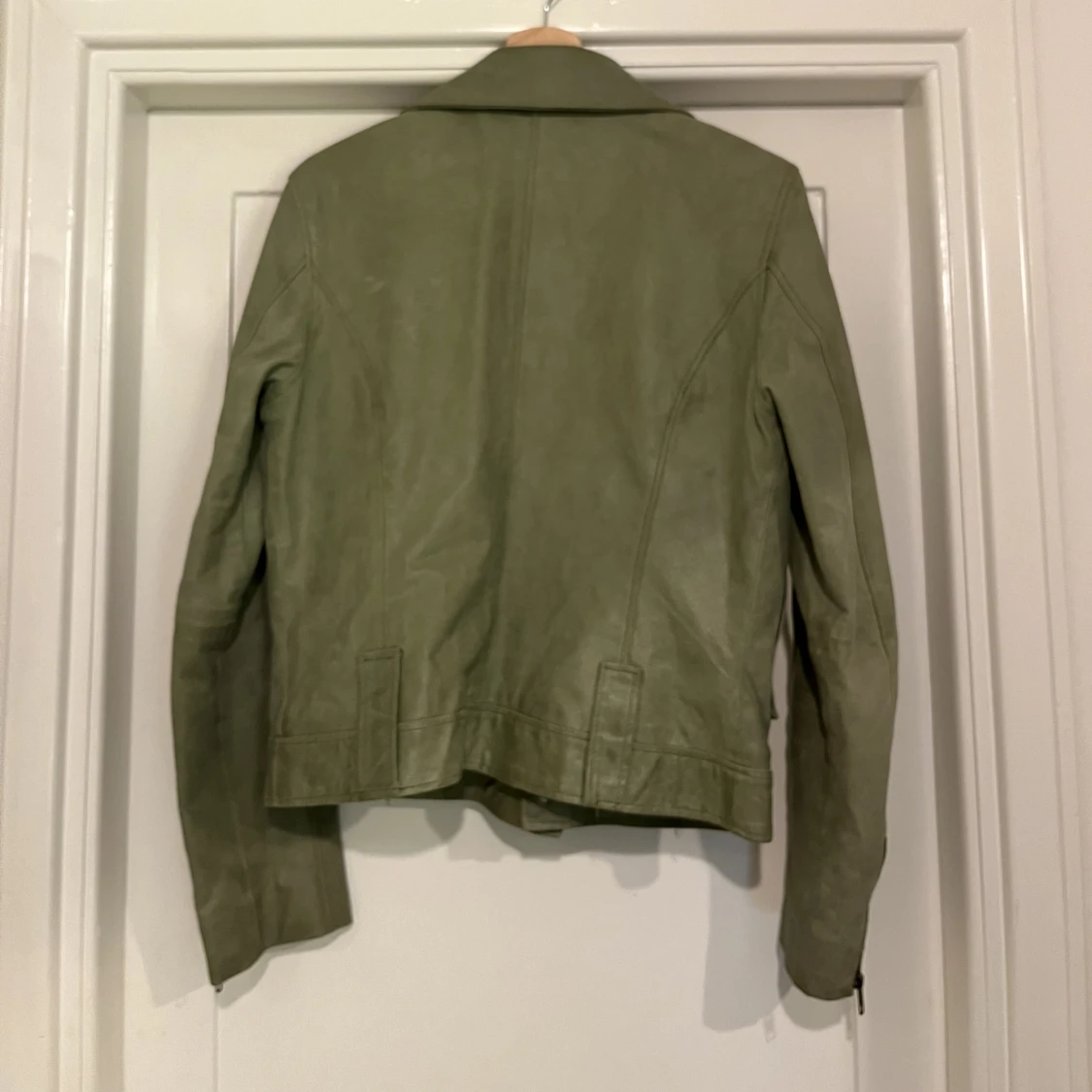 Grön läderjacka  - 90