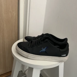 Arigato - Säljer mina Arigatos då jag knappt har använt dem. Använt dem lite men knappt något alls