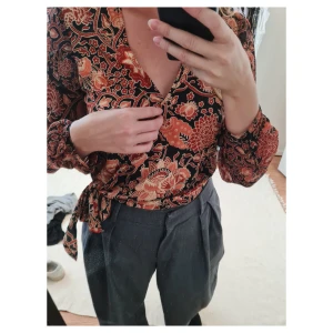 Blus ASOS - Blus från asos, använd endast en gång. Stl 36