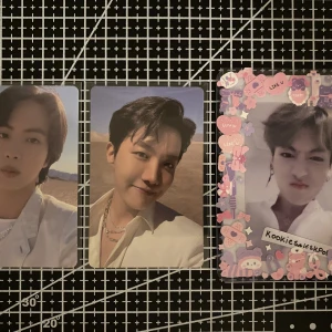 Byter/säljer!  - Byter/säljer! Har: Jin och Jhope. Vill ha: Tae eller 170kr/st + frakt, Båda är officiella och i fint skick. 