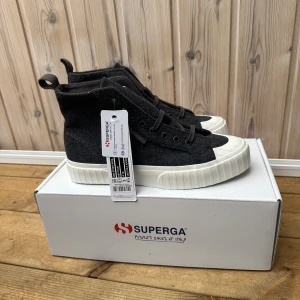 Sneakers från Superga strl 39 - Helt nya🩶