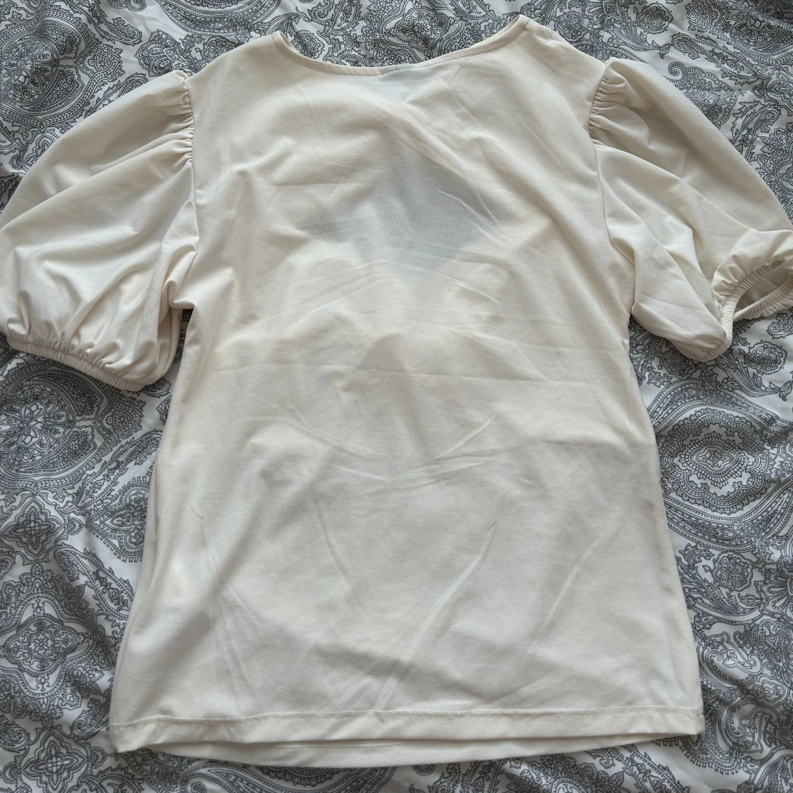 Blus med öppen rygg - 90