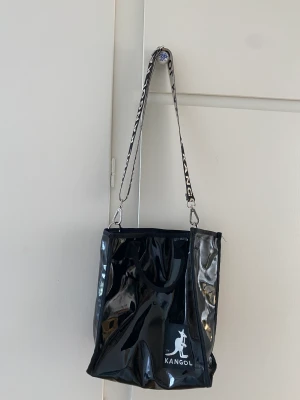 Kangol x H&M tote bag - Tote bag från Kangol i svart lack