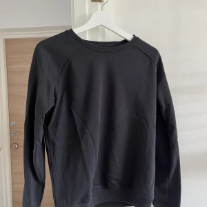 Collegetröja  - Aldrig använd 