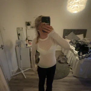 Zara topp - Fin genomskinlig zara topp säljer pågrund av den inte kommit till användning💗