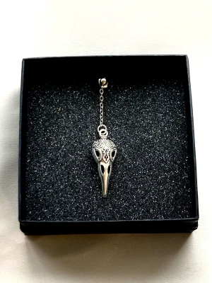 Långt drak-örhänge i silver🐉 - Unikt jätte snyggt & prisvärt örhänge!🌟🌟