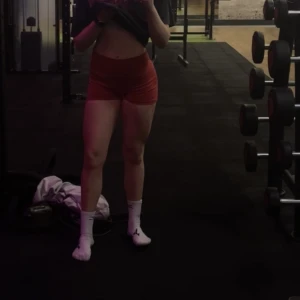 Alphalete shorts  - Alphalete shorts  Storlek XS 120kr+frakt Röd