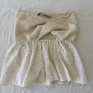 Zara topp - Super gullig zara topp som inte används. Andra bilden är min!