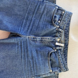 Jeans weekday modell voyage - Säljes då de inte kommer till användning 🌞Väldigt fina & sparsamt använda 