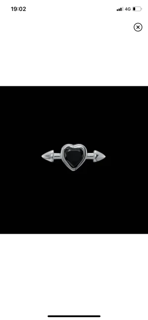 Marianilsdotter örhänge - Säljer 1 örhänge från marianilsdotter i nytt skick. Köpt för 1495kr, säljer för 1000kr💞 