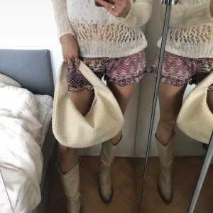 Väska - Superfin väska second hand men har själv aldrig använt den, mycket bra skick💗