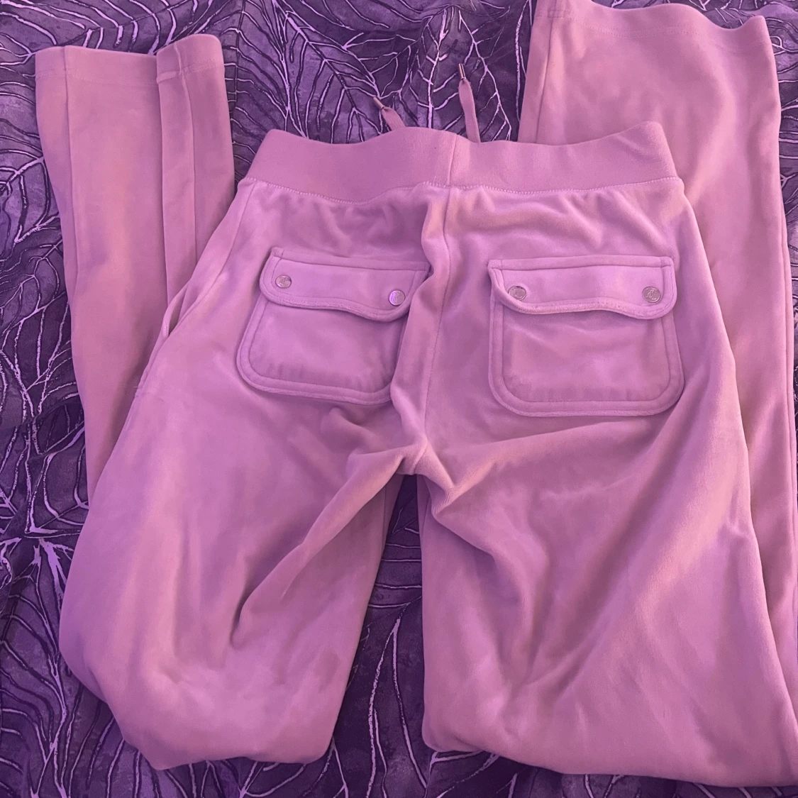 Juciy sett i begie  - 90