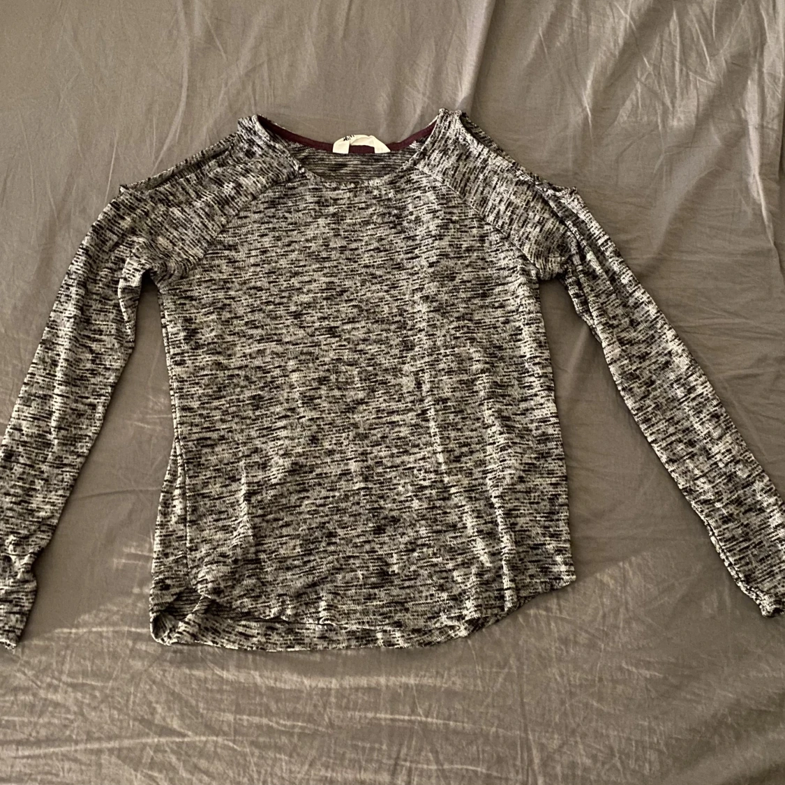 Cold shoulder tröja