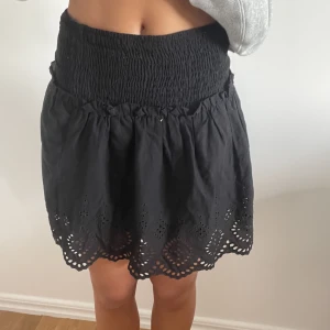 Kjol  - En jätte fin gullig kjol från zara 