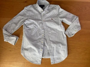 Ralf lauren skjorta 14 år - i nyskick 