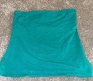 Tubtopp  - Grön Tubtopp ifrån hm. Bra skick