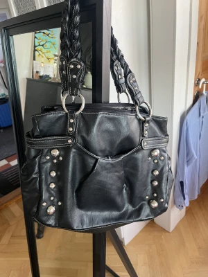 Super fin vintage väska🖤 - Super fin väska från Spanien🌟