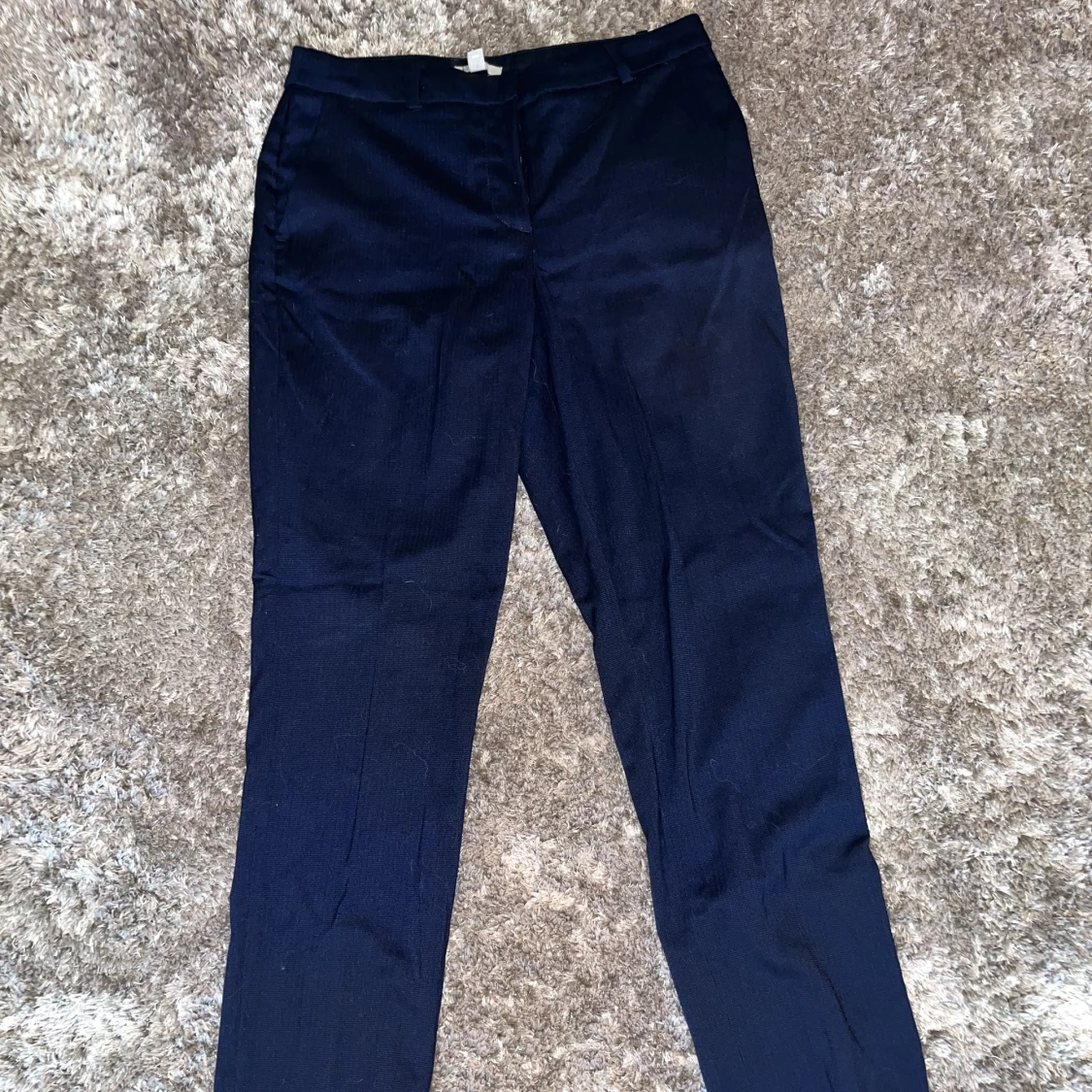 Mörkblå kostymbyxor  - 90